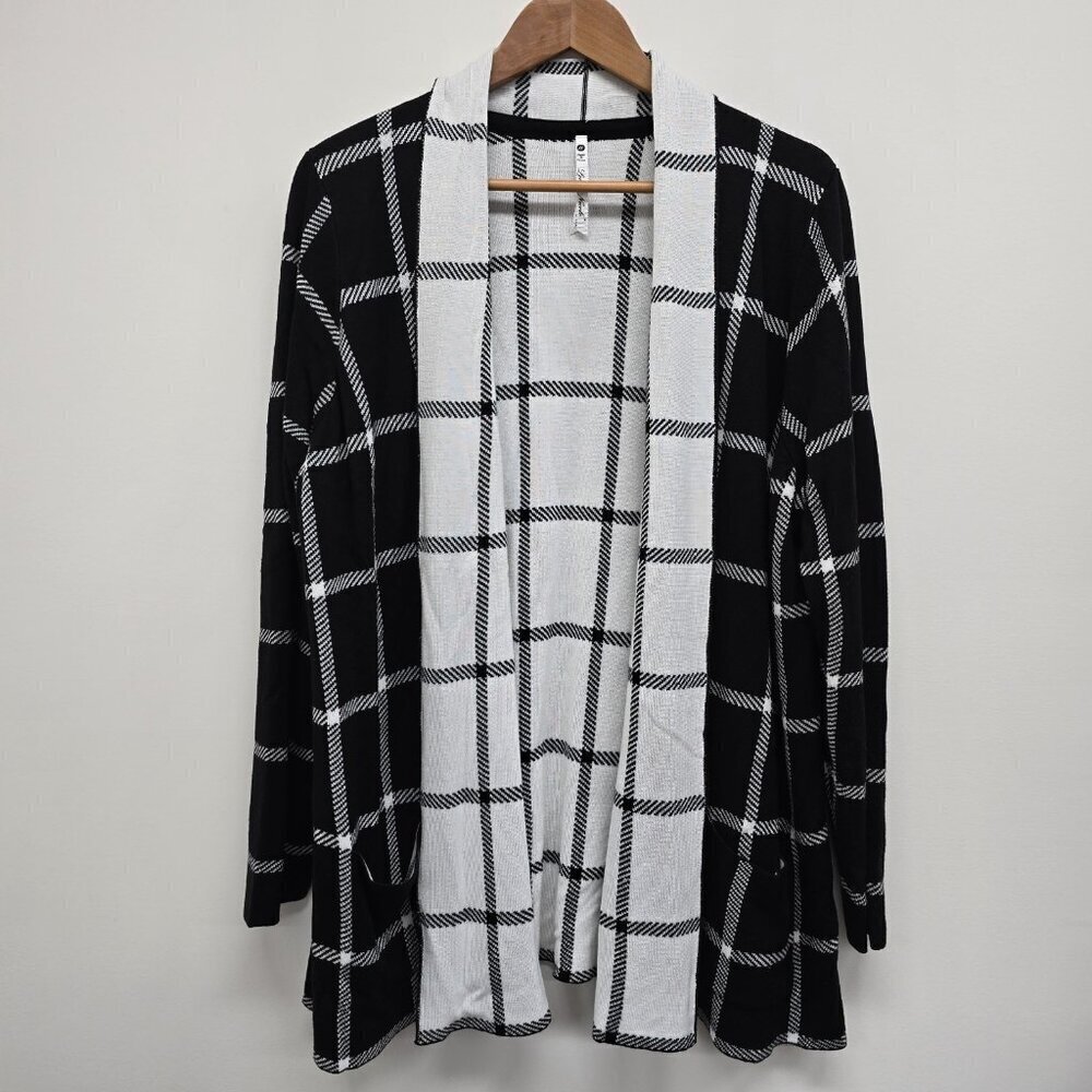 Leo & Nicole Thick Knit Open Front Cardigan Size 1X Grid Windowpane Black White